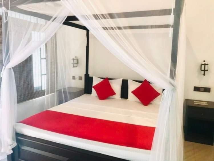 Walawa Reach Hotel Udawalawe Luaran gambar